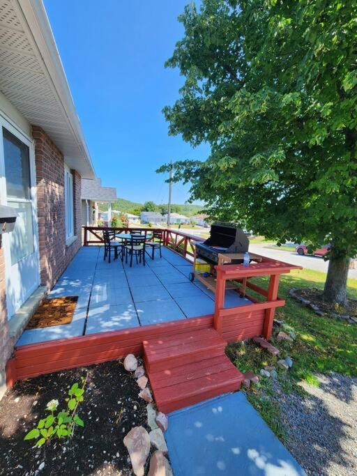 Entire 3 Bedroom House In Elliot Lake Exterior foto